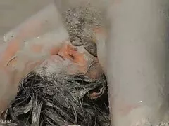 若い女が来て、彼女が剃ることができるものを明らかにした 女性 専用 えっち 動画