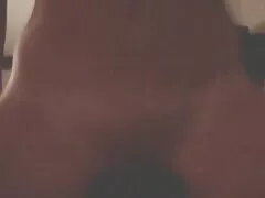 美しさは椅子の上に美しさとmasturbates 女の子 の ため の エロ 動画 無料