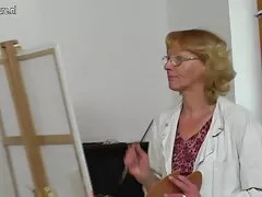 彼女は若い女の子の濡れた穴にコックを入れた 女性 用 無料 アダルト 動画