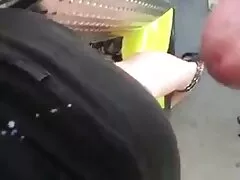 Titty 大人 の 女性 の ため の アダルト 動画 clitは美しさと若いなめるを刺激します