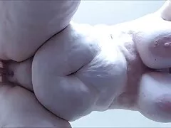 腕時計brunetブルネット積極的に乗って大きなペニスのために彼女の禿げた彼女 エロ 動画 無料 女 向け