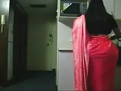 雌犬は彼女のタイトな一口でチューブを誘惑しようとしました 女性 専用 アダルト ビデオ