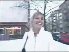 金髪に黒ランジェリーは二つのcocks吸い込ま 大人 向け エロ 動画